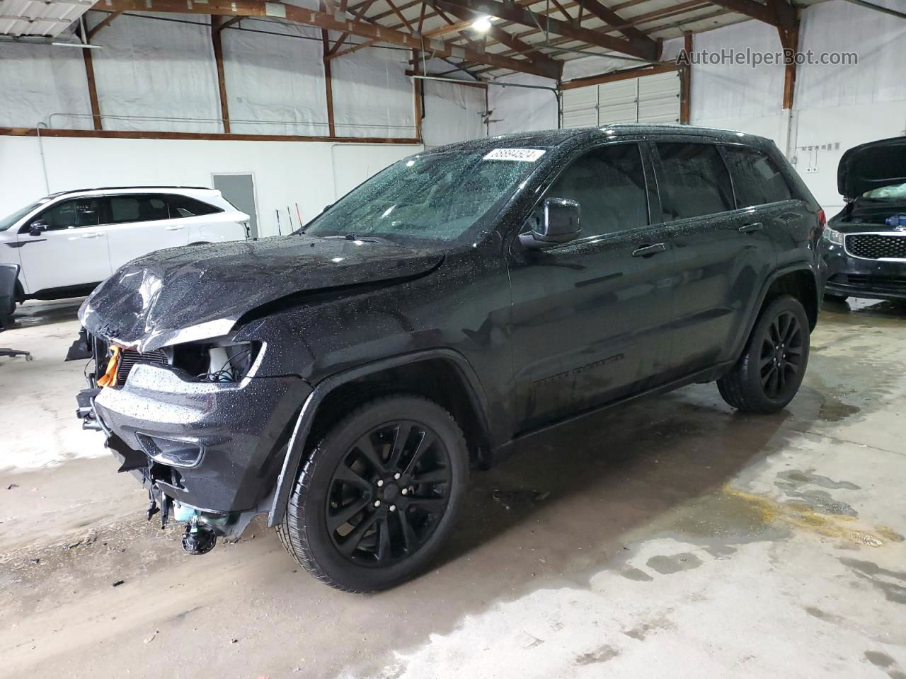 2019 Jeep Grand Cherokee Laredo Черный vin: 1C4RJFAG1KC565412