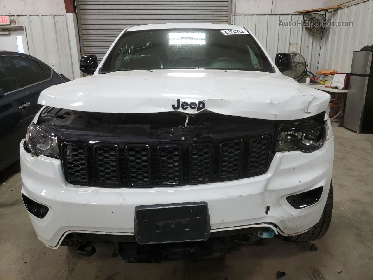 2019 Jeep Grand Cherokee Laredo White vin: 1C4RJFAG1KC566785