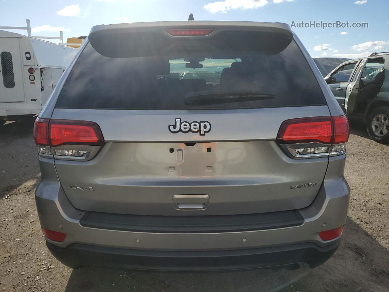 2021 Jeep Grand Cherokee Laredo Silver vin: 1C4RJFAG1MC504290