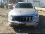 2017 Jeep Grand Cherokee Laredo 4x4 Серебряный vin: 1C4RJFAG2HC811229