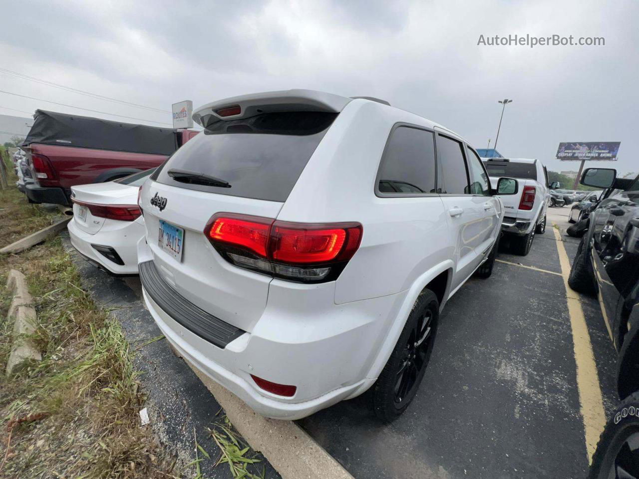 2021 Jeep Grand Cherokee Laredo Белый vin: 1C4RJFAG2MC743167