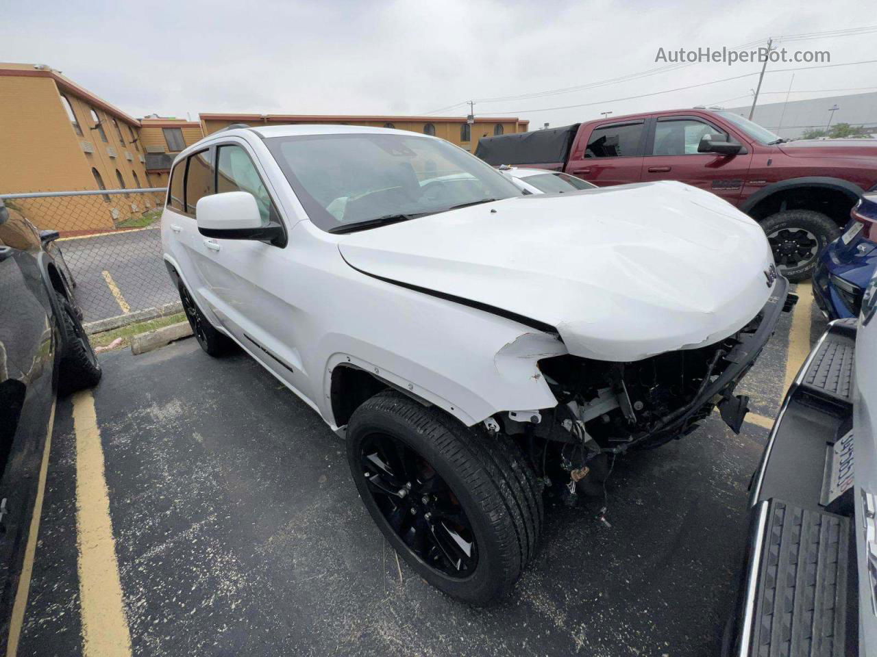 2021 Jeep Grand Cherokee Laredo Белый vin: 1C4RJFAG2MC743167