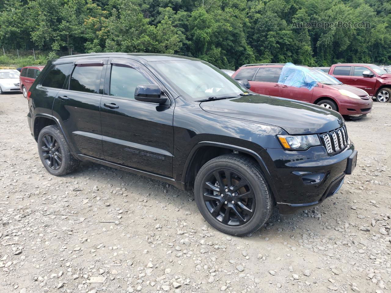 2019 Jeep Grand Cherokee Laredo Черный vin: 1C4RJFAG3KC588366