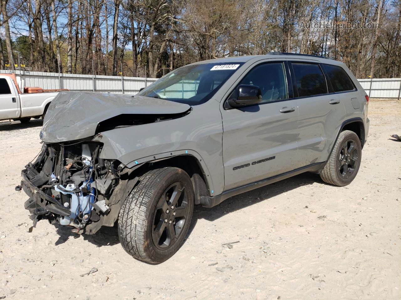 2019 Jeep Grand Cherokee Laredo Gray vin: 1C4RJFAG5KC620945