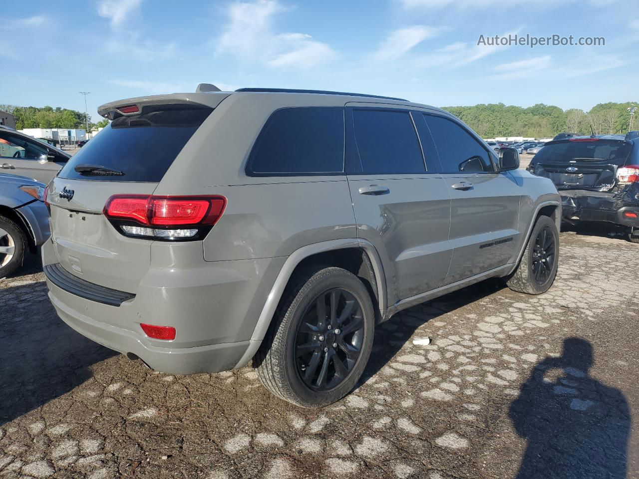 2021 Jeep Grand Cherokee Laredo Gray vin: 1C4RJFAG5MC623315