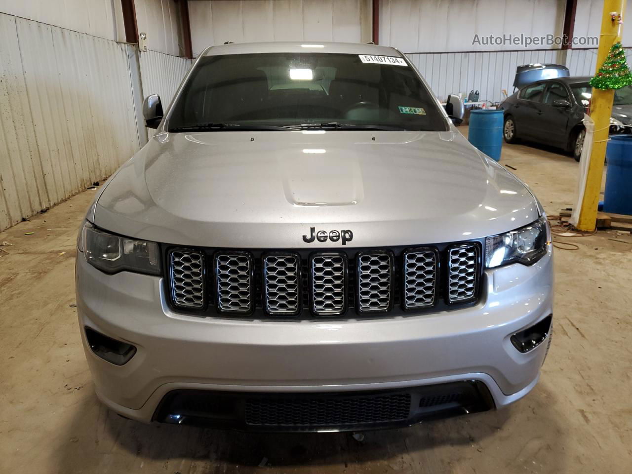 2019 Jeep Grand Cherokee Laredo Silver vin: 1C4RJFAG6KC853846