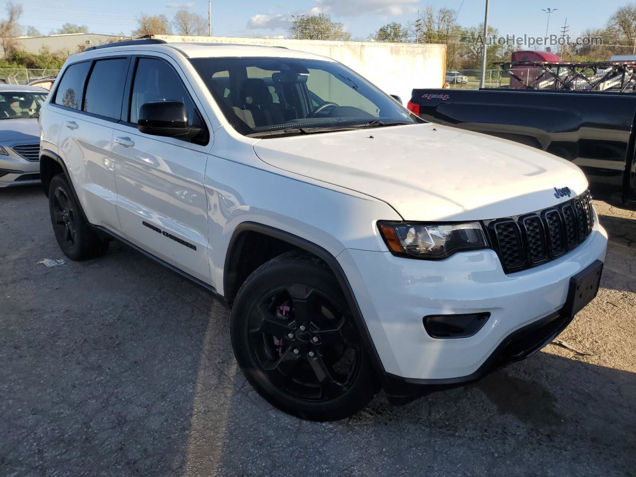 2019 Jeep Grand Cherokee Laredo White vin: 1C4RJFAG9KC546963