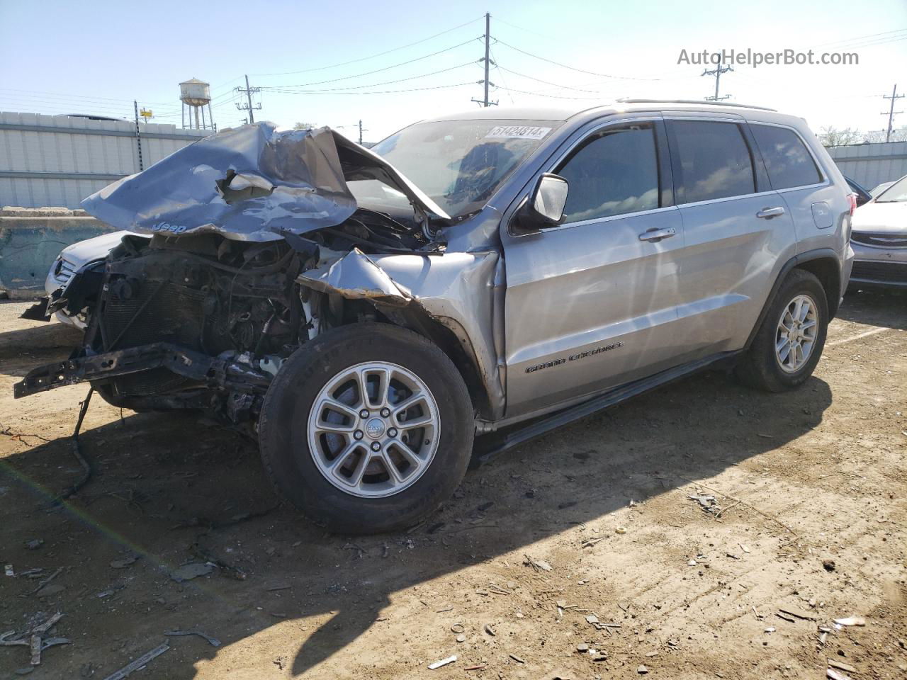 2019 Jeep Grand Cherokee Laredo Silver vin: 1C4RJFAG9KC824289