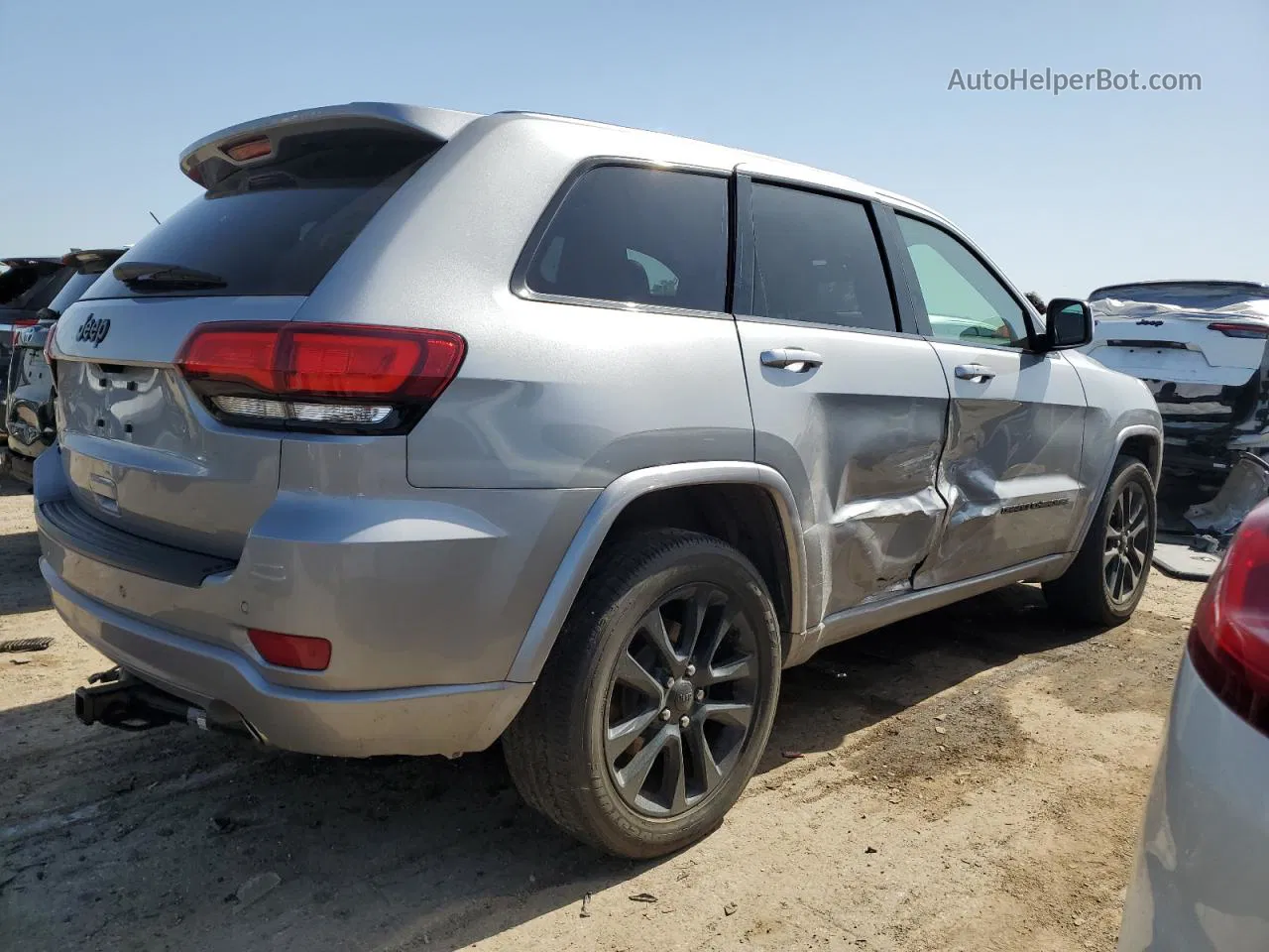 2019 Jeep Grand Cherokee Laredo Silver vin: 1C4RJFAGXKC545630