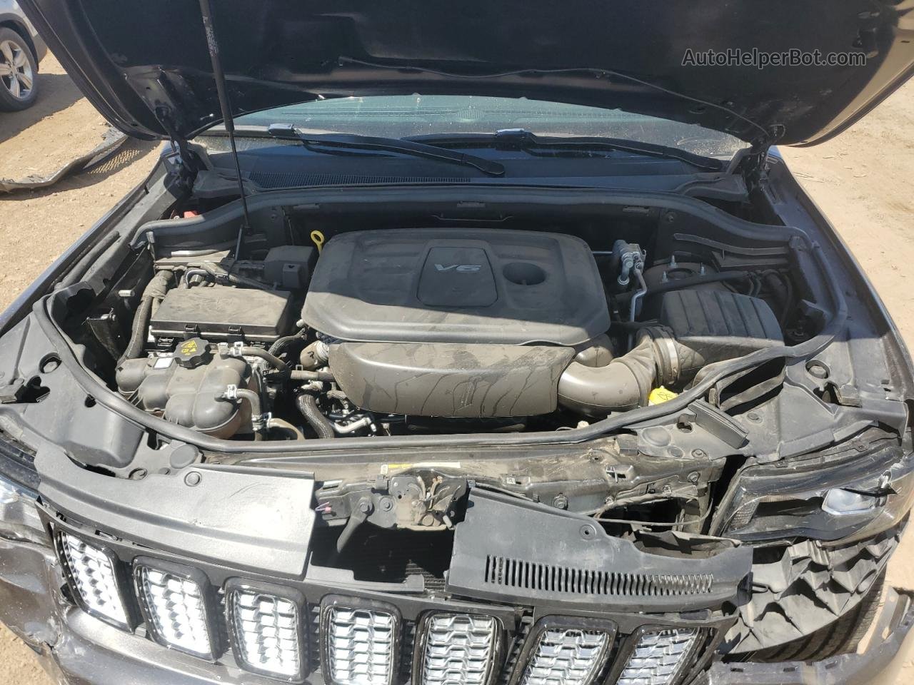 2019 Jeep Grand Cherokee Laredo Gray vin: 1C4RJFAGXKC587585