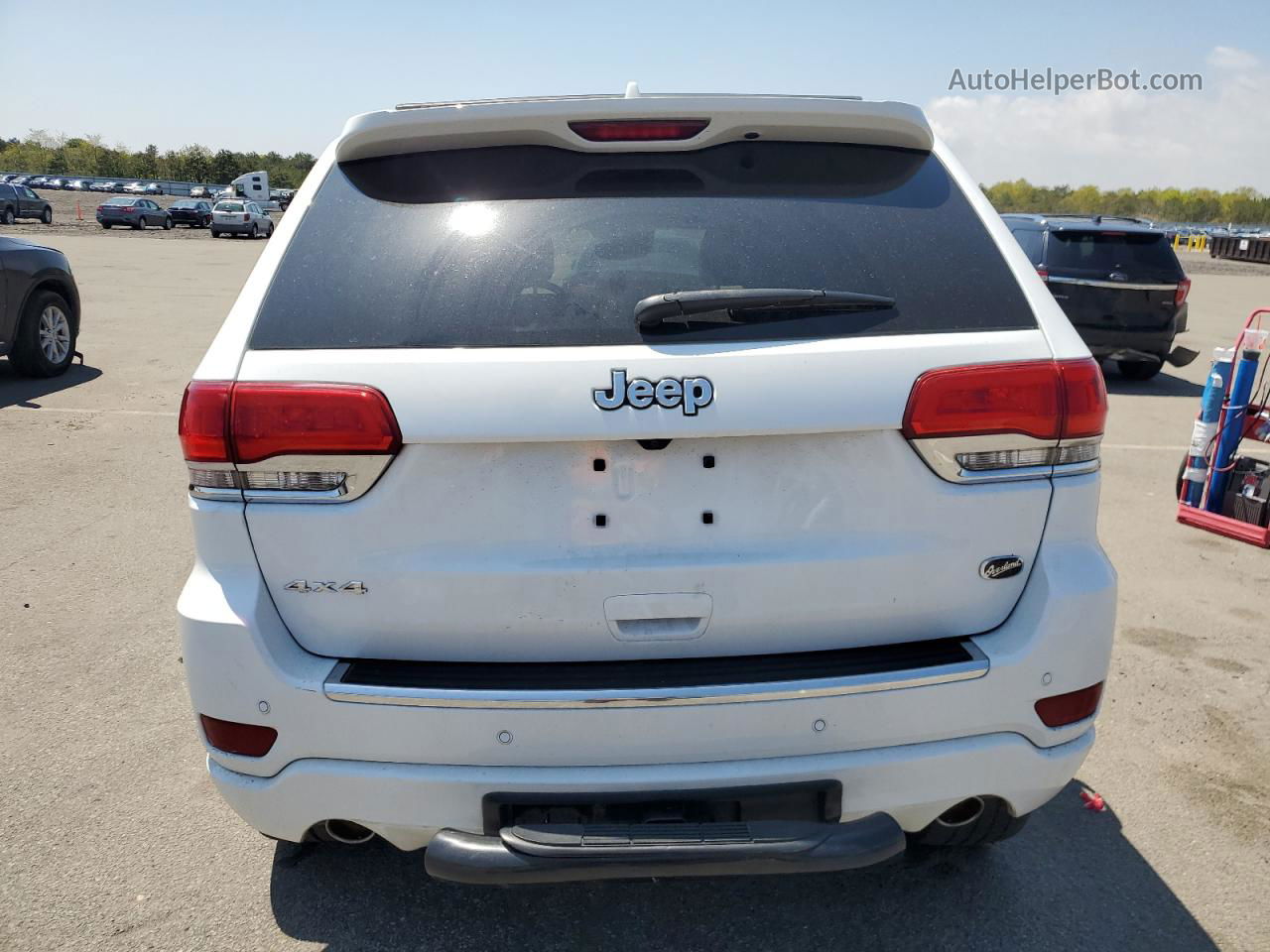 2019 Jeep Grand Cherokee Overland White vin: 1C4RJFCG0KC589732