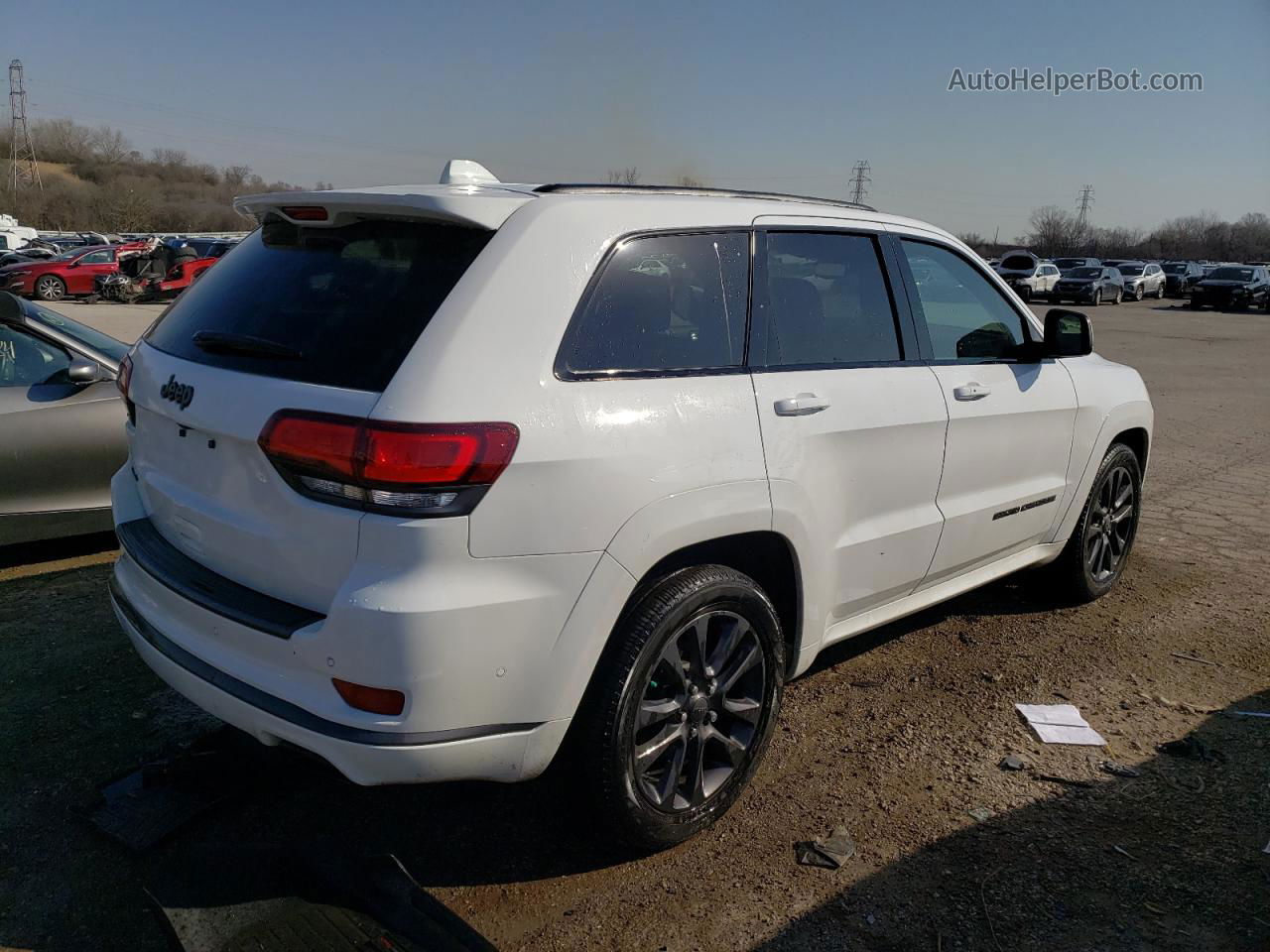 2019 Jeep Grand Cherokee Overland White vin: 1C4RJFCG0KC620915