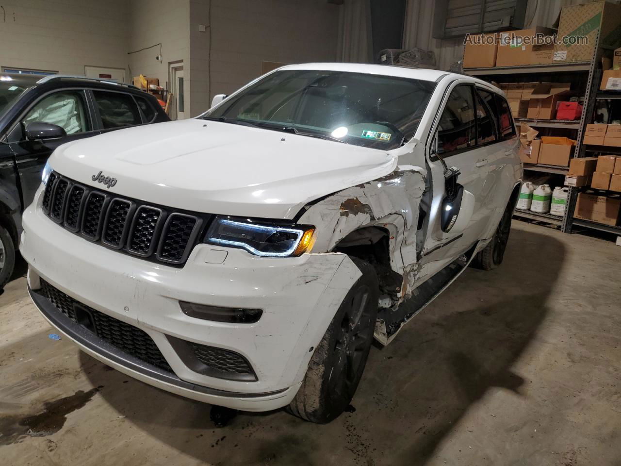 2019 Jeep Grand Cherokee Overland White vin: 1C4RJFCG1KC611821