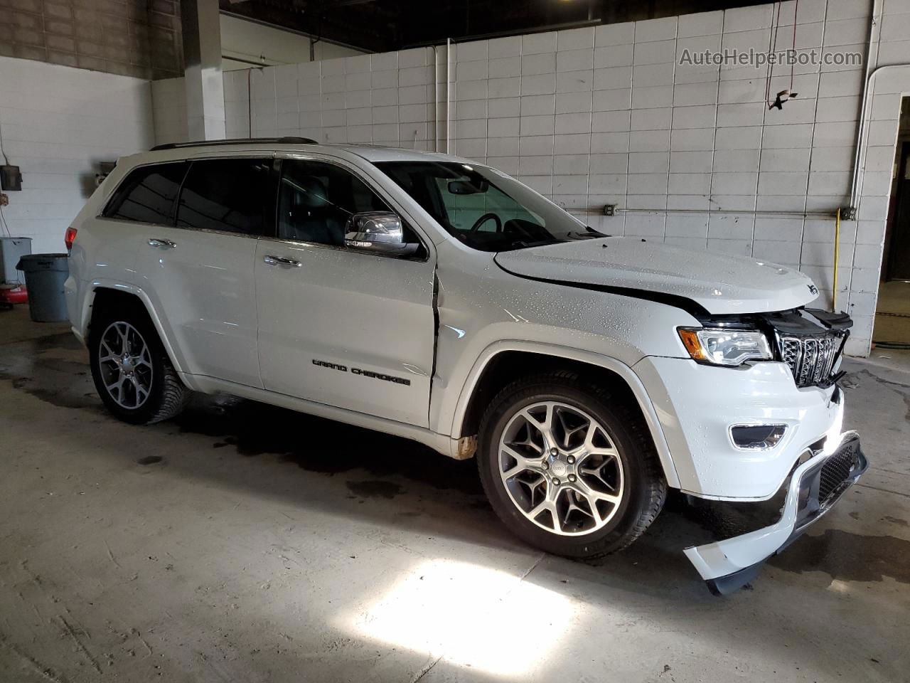 2019 Jeep Grand Cherokee Overland White vin: 1C4RJFCG8KC603375