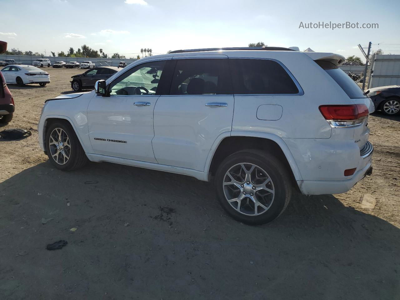 2019 Jeep Grand Cherokee Overland White vin: 1C4RJFCT8KC823208