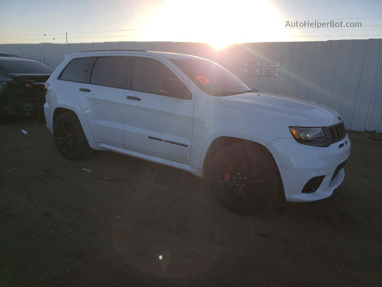 2019 Jeep Grand Cherokee Srt-8 Белый vin: 1C4RJFDJ5KC636246