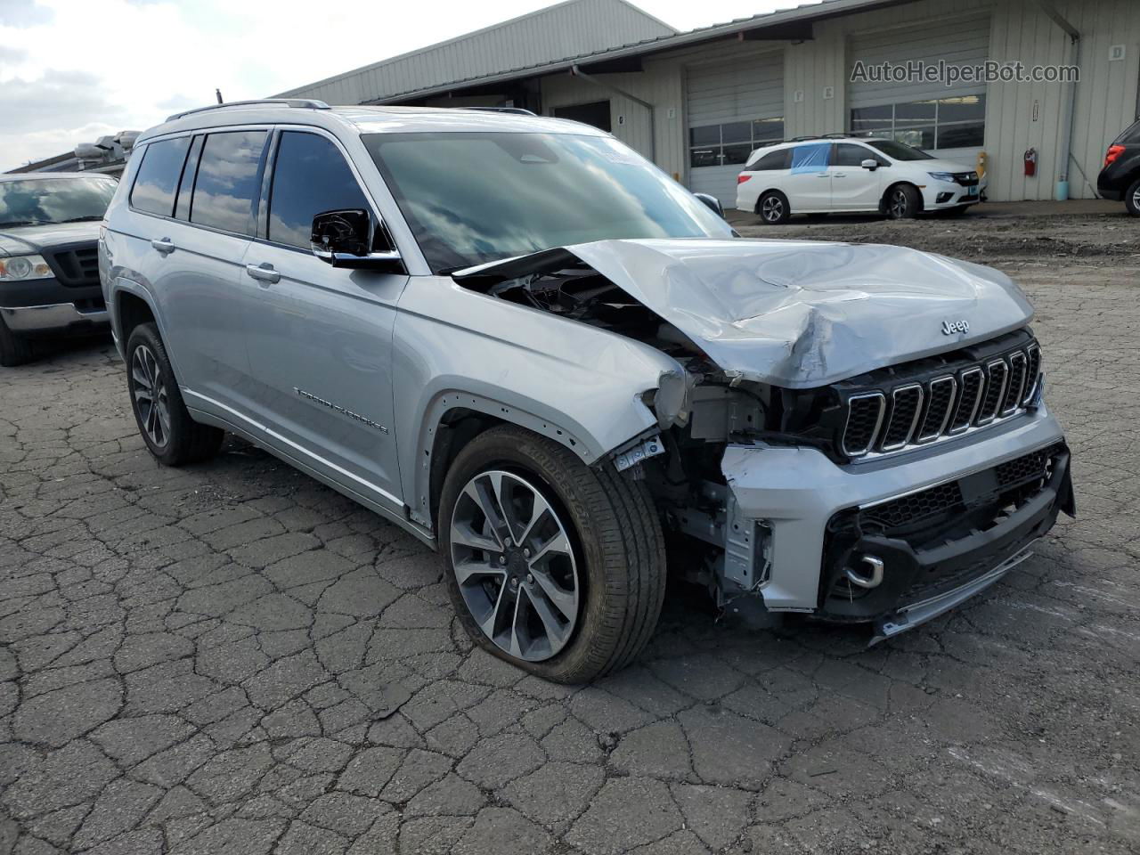 2021 Jeep Grand Cherokee L Overland Silver vin: 1C4RJKDG2M8190978