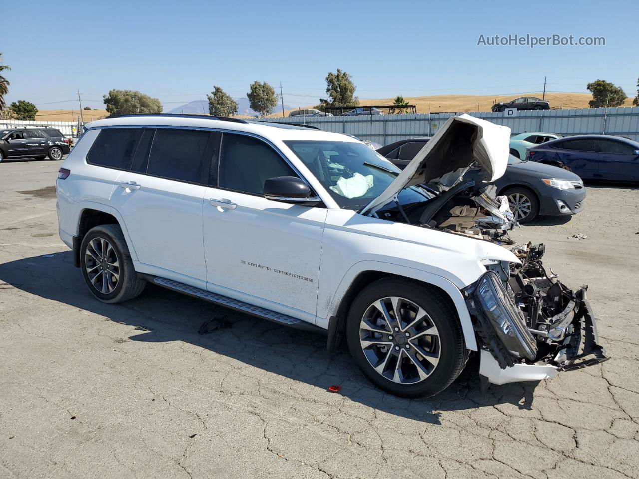 2021 Jeep Grand Cherokee L Overland White vin: 1C4RJKDG9M8177340