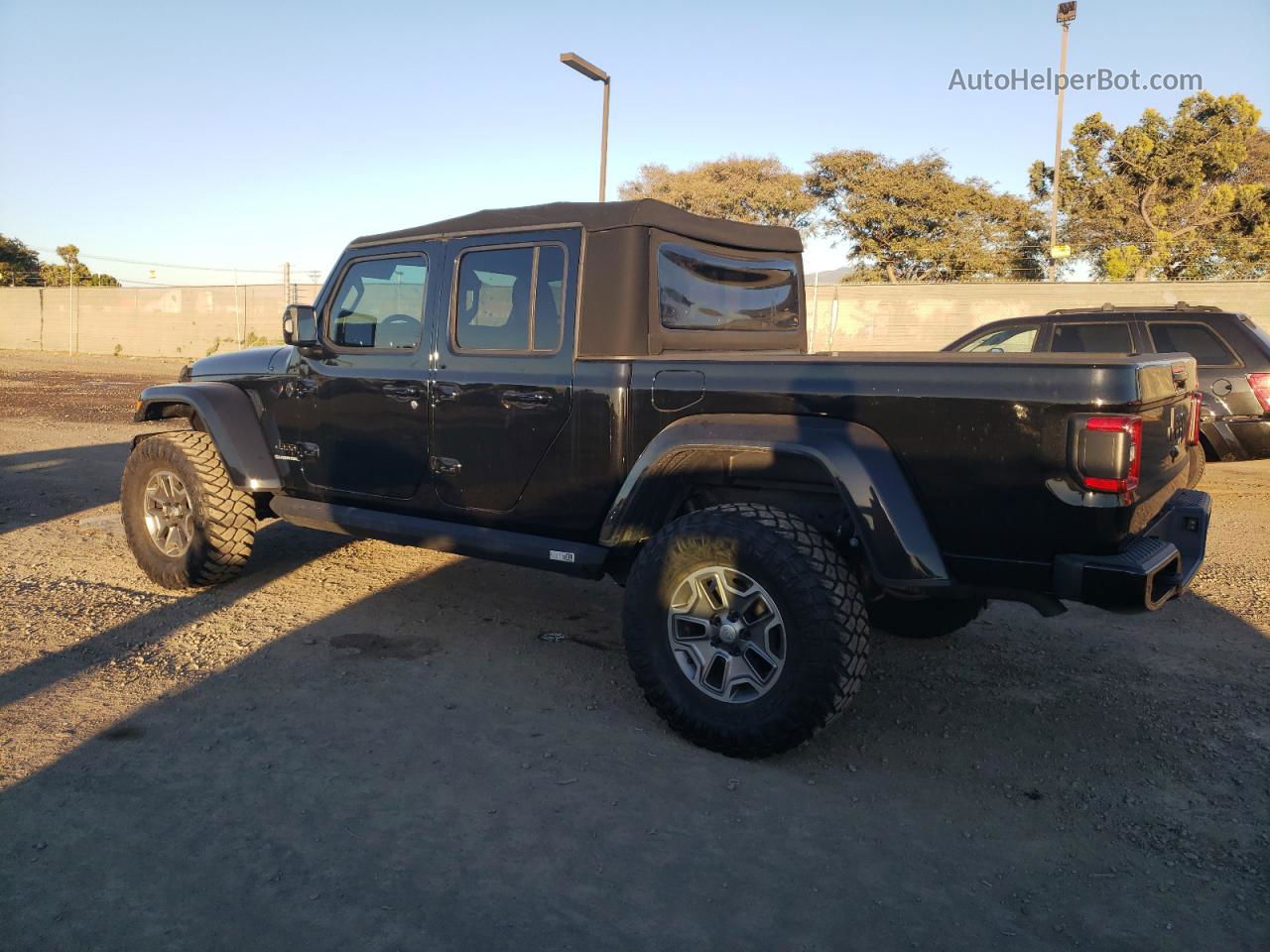 2022 Jeep Gladiator Overland Black vin: 1C6HJTFG8NL117201