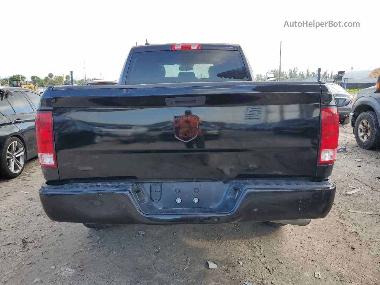 2019 Ram 1500 Classic Tradesman Черный vin: 1C6RR6FG1KS574108