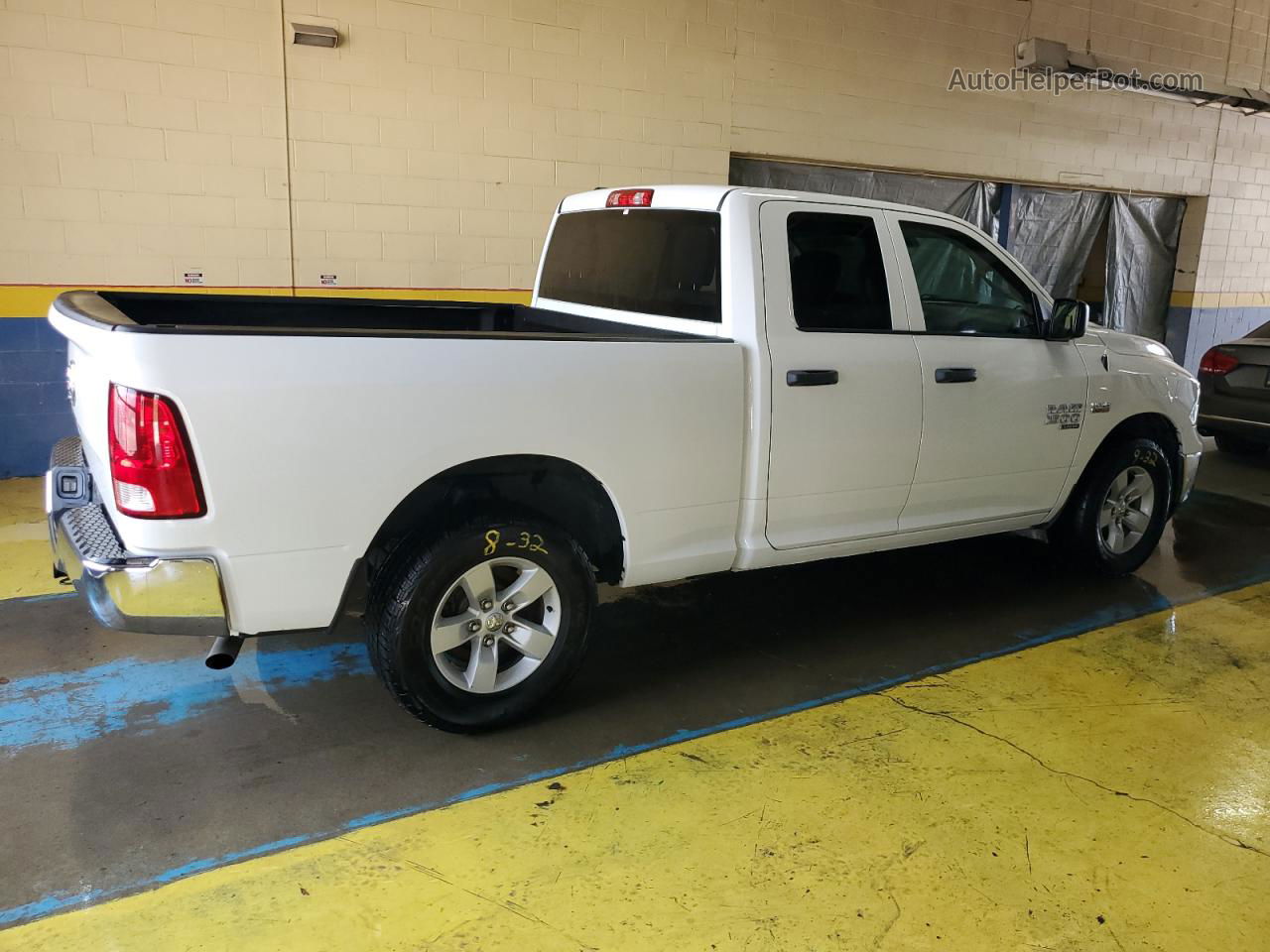 2019 Ram 1500 Classic Tradesman White vin: 1C6RR6FT4KS692764