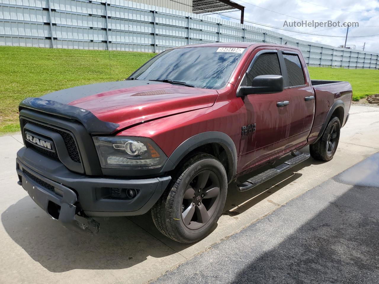 2020 Ram 1500 Classic Warlock Burgundy vin: 1C6RR6GG3LS126419