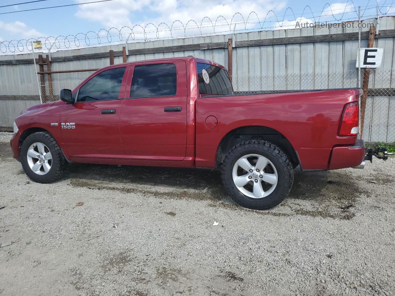 2014 Ram 1500 St Red vin: 1C6RR6KT2ES101616