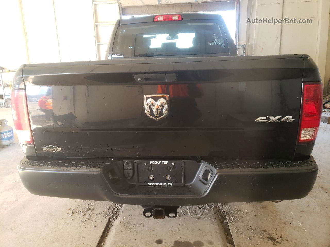 2019 Ram 1500 Classic Tradesman Черный vin: 1C6RR7FG0KS582805