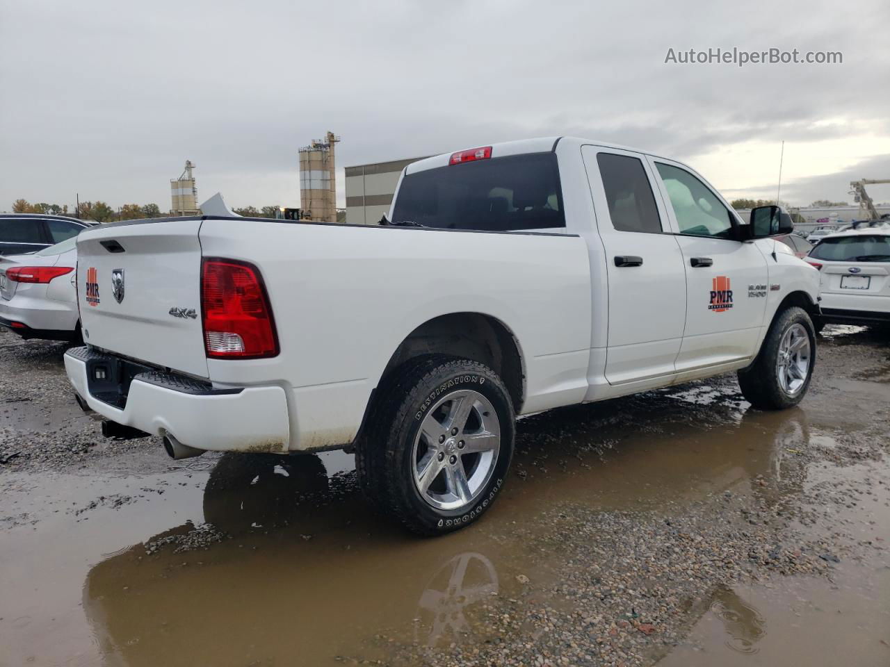 2017 Ram 1500 St Белый vin: 1C6RR7FT4HS831712