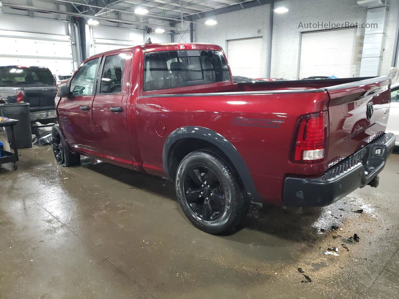 2020 Ram 1500 Classic Warlock Red vin: 1C6RR7GG8LS130942