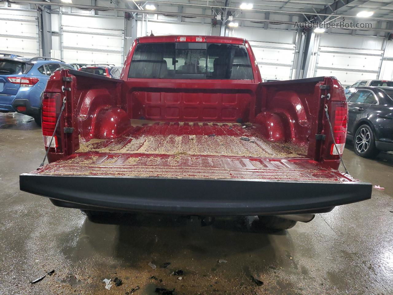 2020 Ram 1500 Classic Warlock Red vin: 1C6RR7GG8LS130942