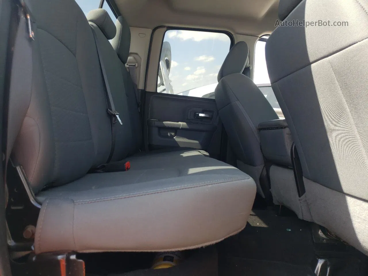 2015 Ram 1500 Slt Серебряный vin: 1C6RR7GT2FS655531