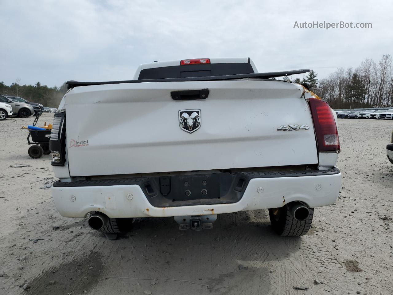 2015 Ram 1500 Sport White vin: 1C6RR7MT3FS624695