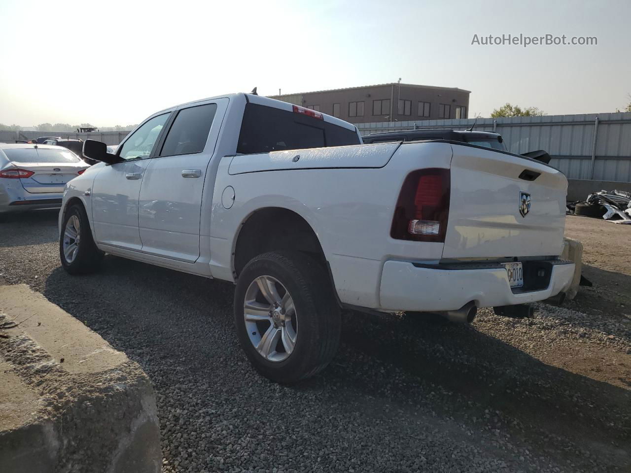 2015 Ram 1500 Sport White vin: 1C6RR7MT9FS503041