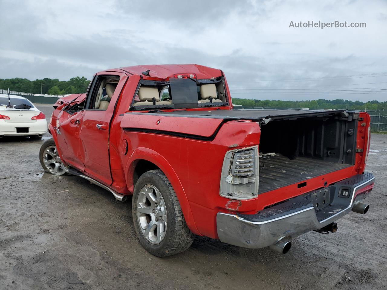 2015 Ram 1500 Laramie Red vin: 1C6RR7NM6FS539020