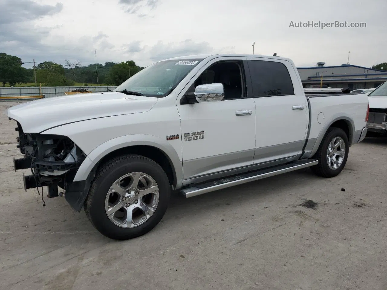 2015 Ram 1500 Laramie White vin: 1C6RR7NT1FS643440