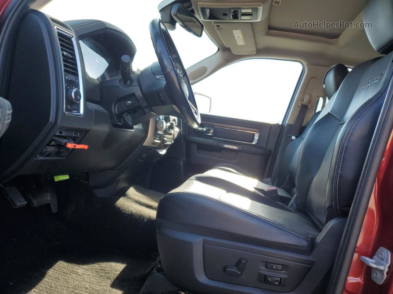 2015 Ram 1500 Laramie Красный vin: 1C6RR7NT3FS612156