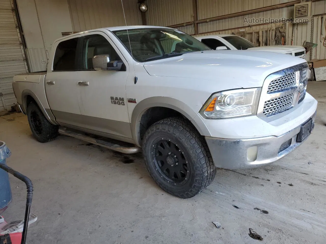 2014 Ram 1500 Laramie White vin: 1C6RR7NTXES183550