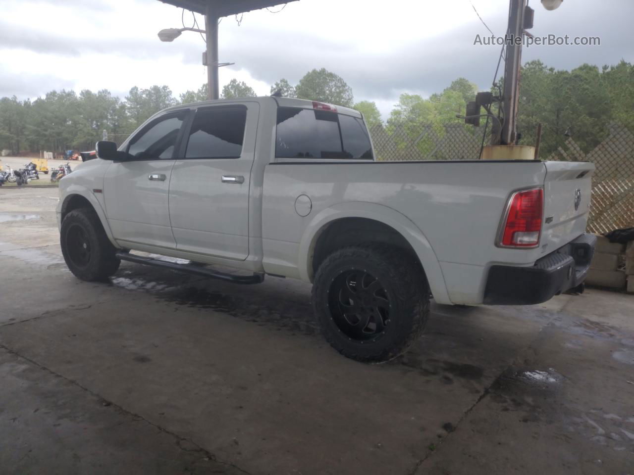 2015 Ram 1500 Laramie White vin: 1C6RR7VM4FS544247