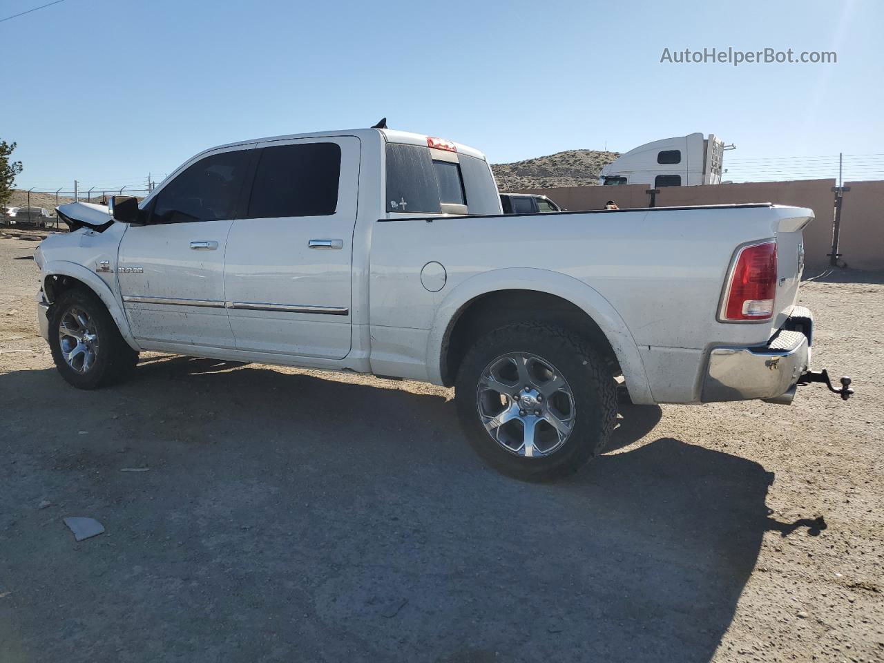 2015 Ram 1500 Laramie White vin: 1C6RR7VM4FS713263