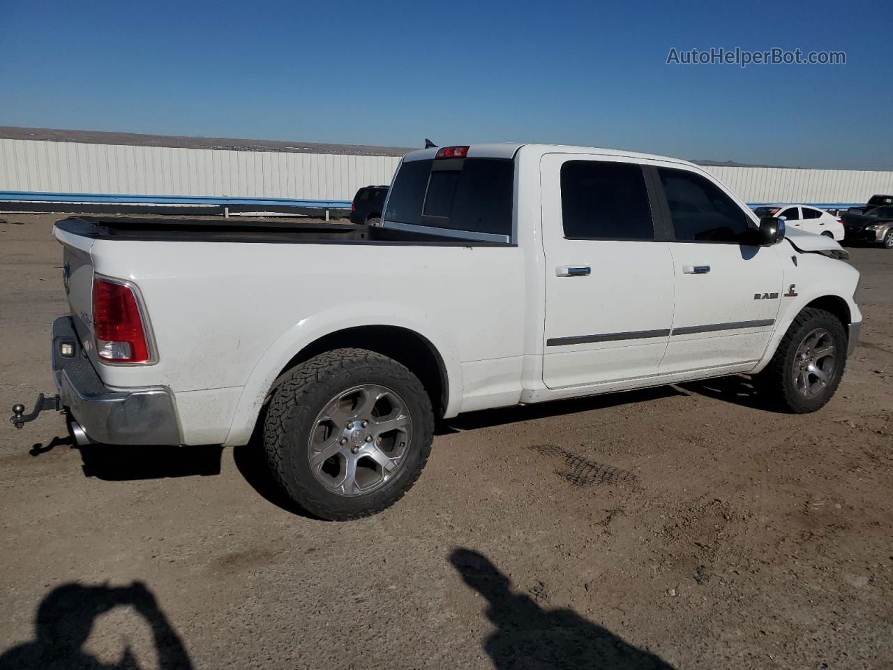 2015 Ram 1500 Laramie White vin: 1C6RR7VM4FS713263