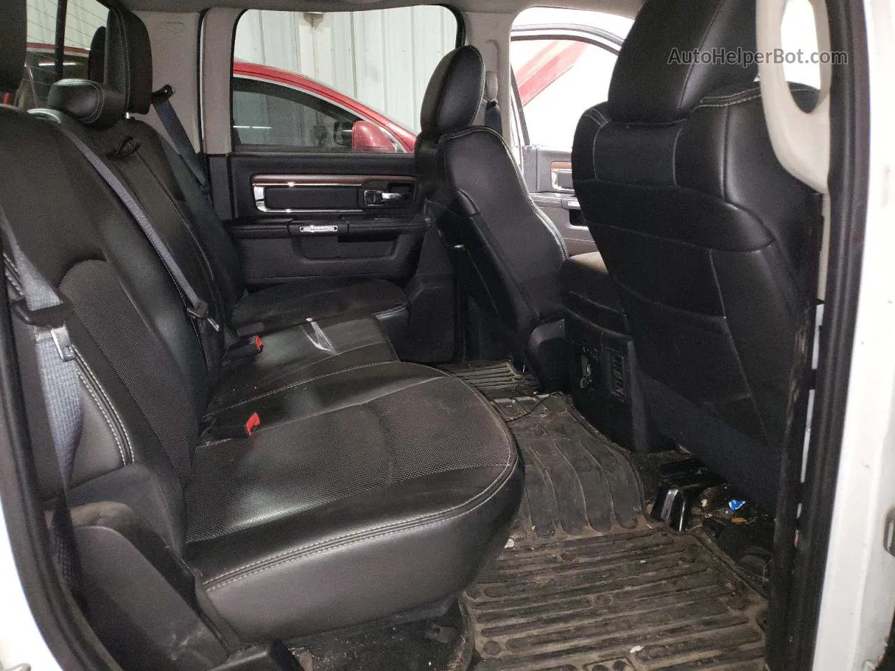 2015 Ram 1500 Laramie Белый vin: 1C6RR7VM8FS561326