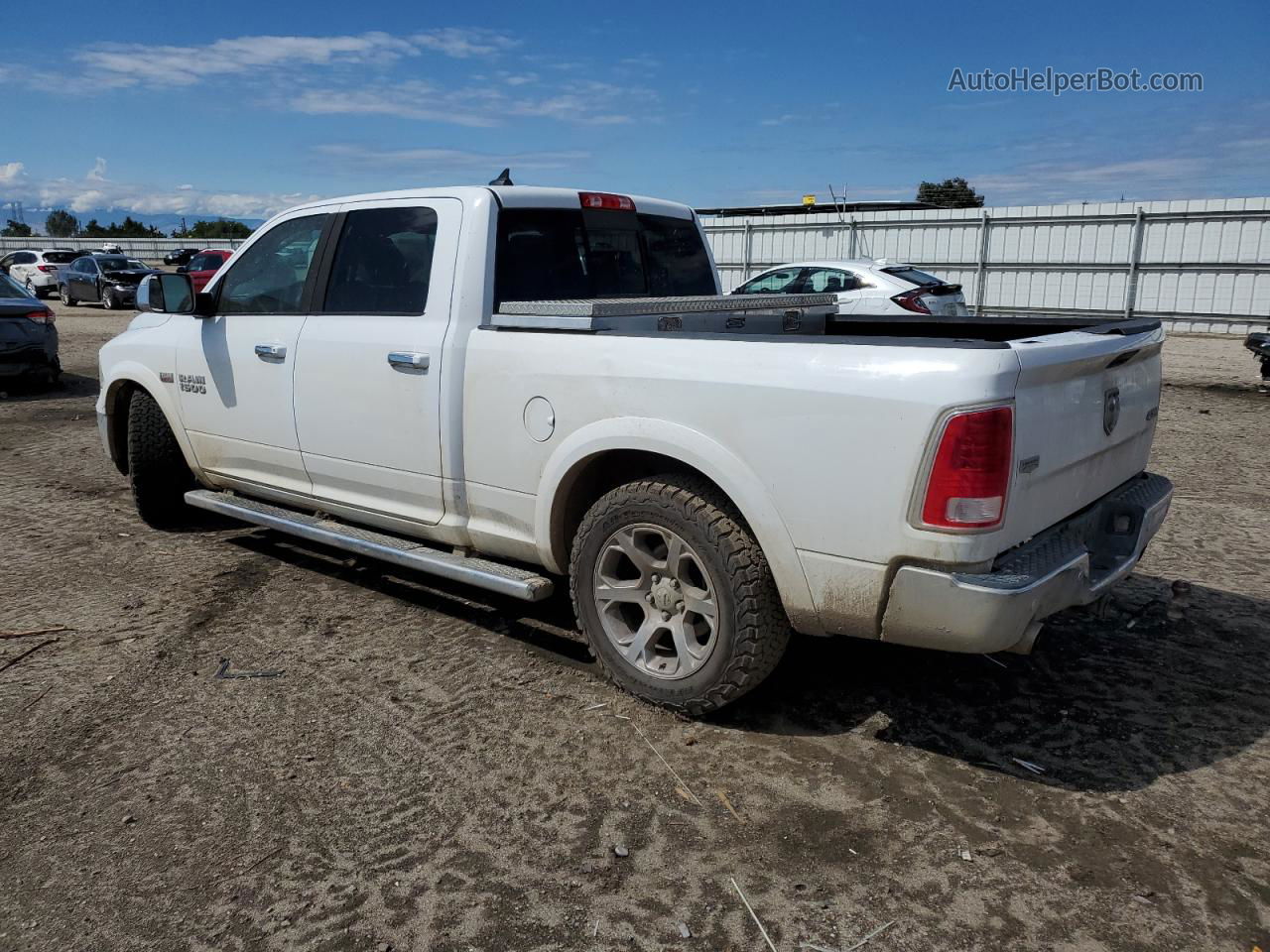 2015 Ram 1500 Laramie White vin: 1C6RR7VT0FS754366