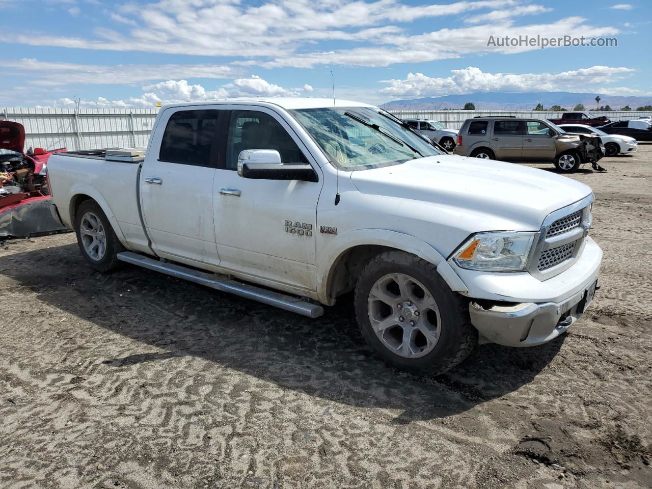 2015 Ram 1500 Laramie White vin: 1C6RR7VT0FS754366