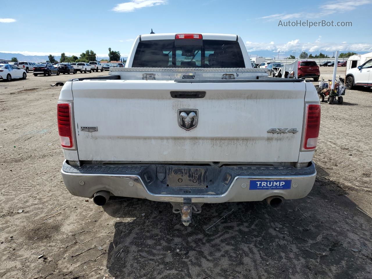 2015 Ram 1500 Laramie Белый vin: 1C6RR7VT0FS754366