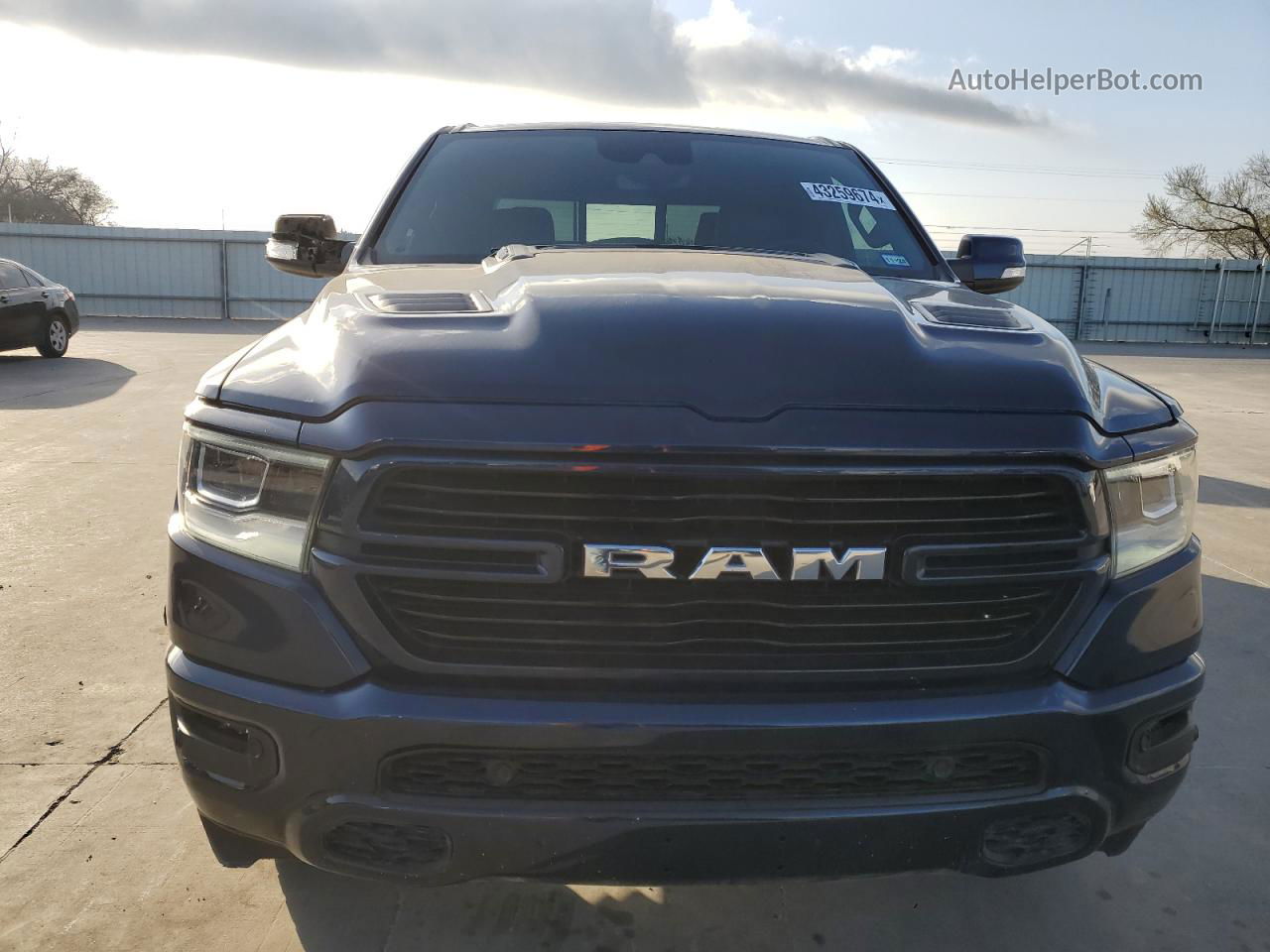 2022 Ram 1500 Laramie Blue vin: 1C6RREJM6NN260738