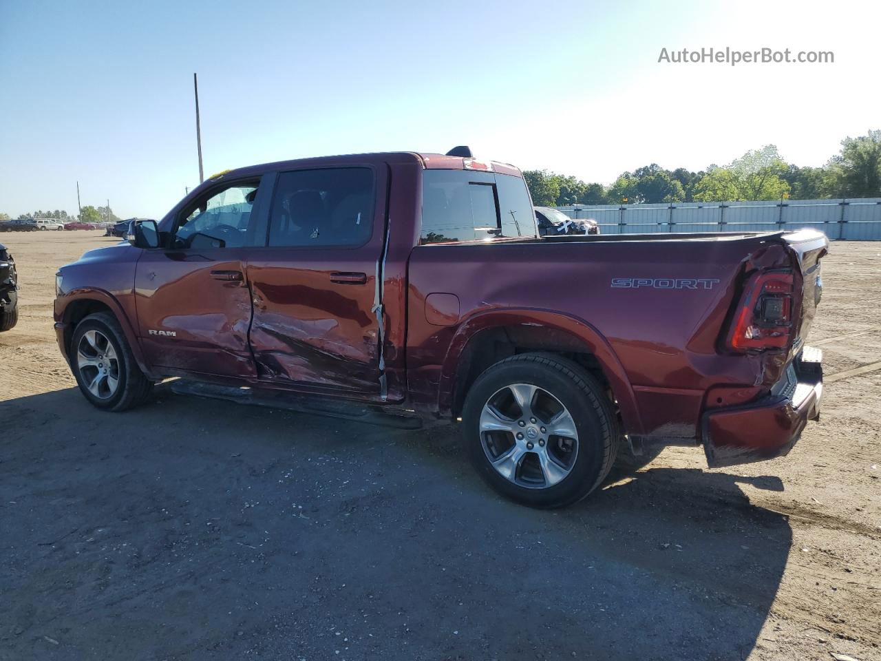 2020 Ram 1500 Laramie Burgundy vin: 1C6RREJT3LN129609