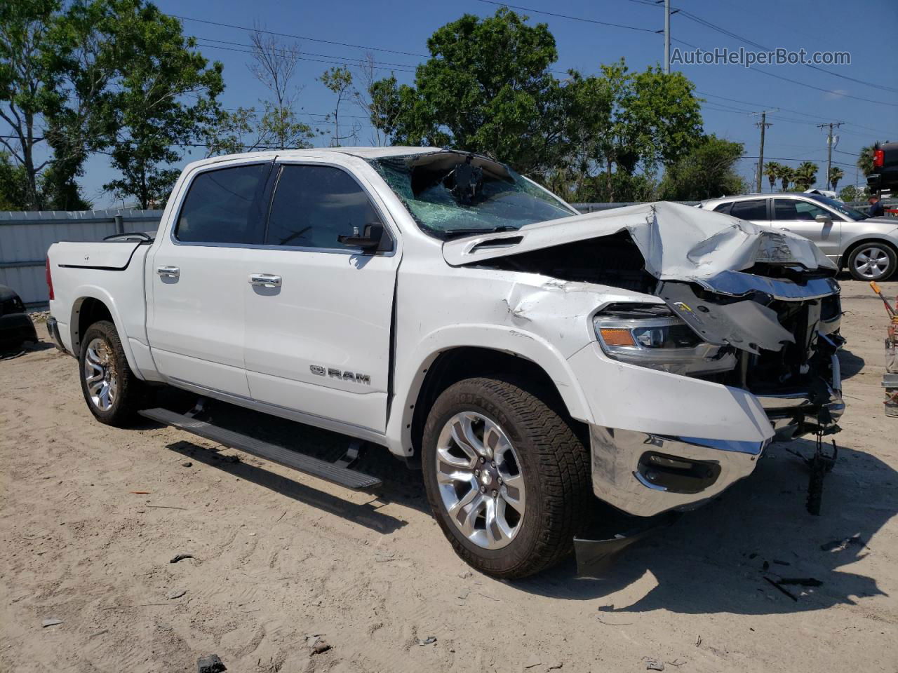 2019 Ram 1500 Longhorn White vin: 1C6RREKT6KN724452