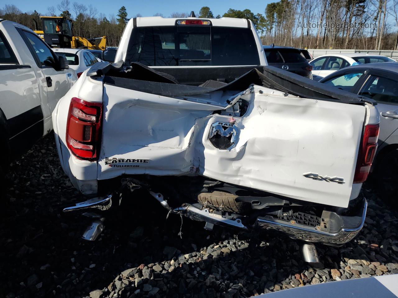 2020 Ram 1500 Laramie White vin: 1C6SRFDT6LN139845