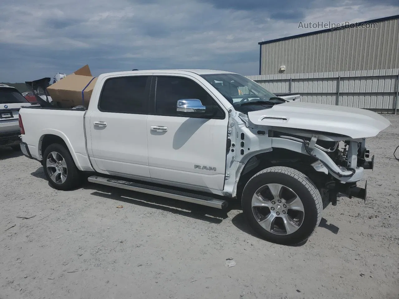 2019 Ram 1500 Laramie White vin: 1C6SRFJT0KN658845